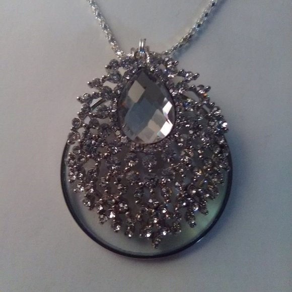 GENSTARDESIGNS Jewelry - MAGNIFYING GLASS RHINESTONE TEARDROP SHAPE PENDANT NECKLACE 5x